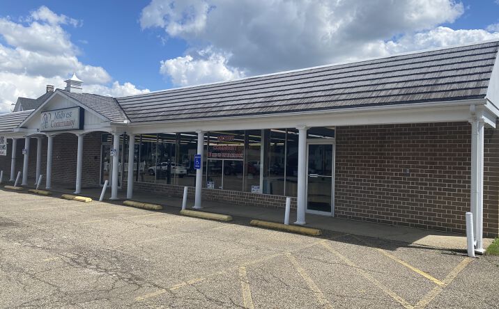 Pictures of Retail property located at 725 w main avenue, massillon, Massillon, OH 44647 for sales - image #1
