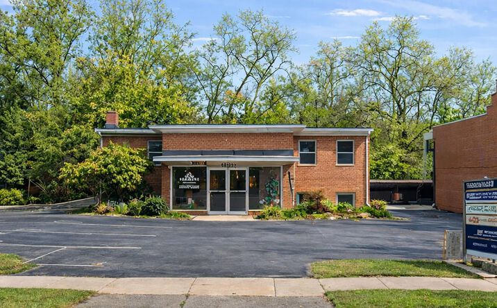 Pictures of Office property located at 32500 Grand River Ave, Farmington, MI 48336 for sales - image #1