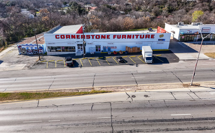 Pictures of Business for Sale, Retail property located at 2615 Jacksboro Hwy, River Oaks, TX 76114 for sales - image #1