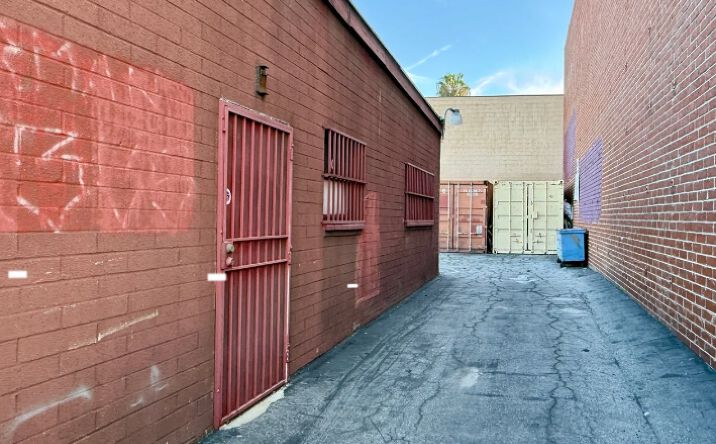 Pictures of Industrial property located at 3701 S Santa Fe Ave, Vernon, CA 90058 for sales - image #1