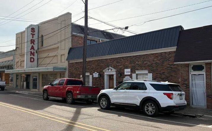 Pictures of Office property located at 217 N Madison St, kosciusko, MS 39090 for sales - image #1