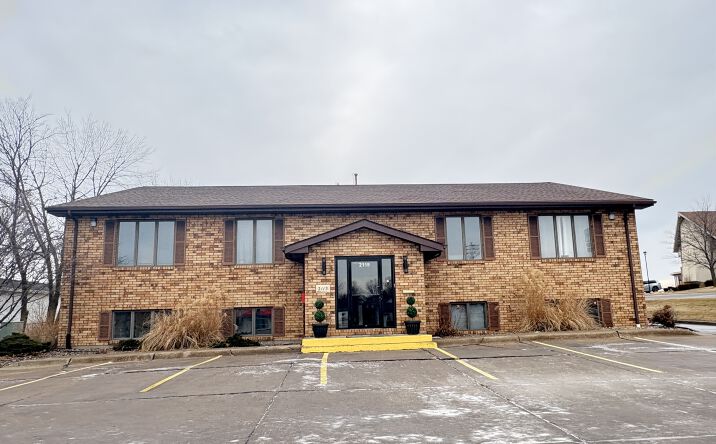 Pictures of Mixed Use, Office property located at 2115 John F Kennedy Rd, Dubuque, IA 52002 for sales - image #1