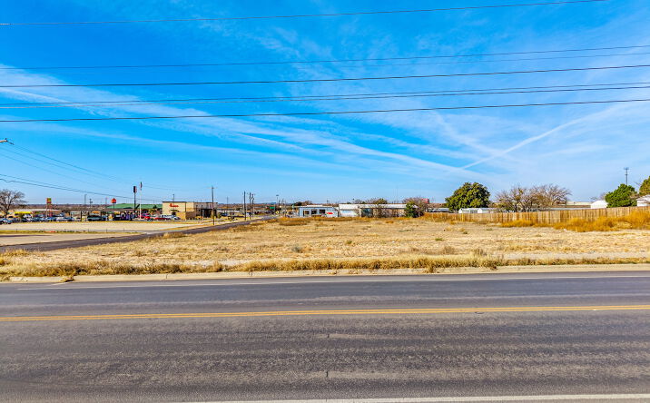 Pictures of Land property located at 2215 Martin Luther King Dr, San Angelo, TX 76903 for sales - image #1
