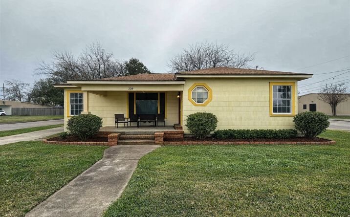 Pictures of Mixed Use, Office property located at 2935 Washington Blvd, Beaumont, TX 77705 for sales - image #1