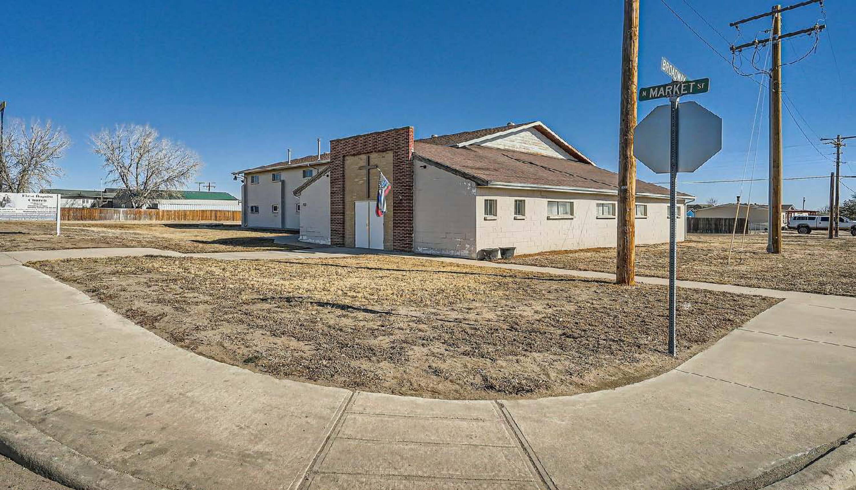 100 N Market St, Keenesburg, CO 80643
