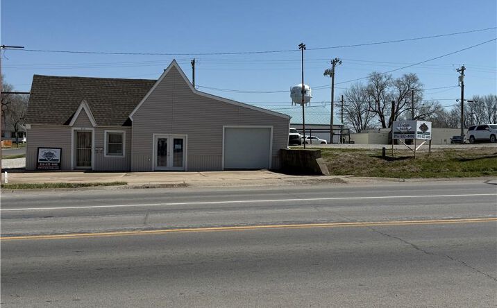 Pictures of Business for Sale, Retail property located at 322 N Walnut Street, Cameron, MO 64429 for sales - image #1