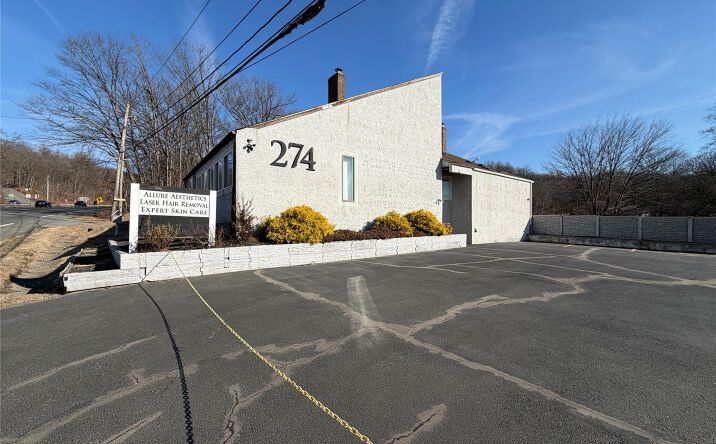 Pictures of Office property located at 274 N 303 Route, Clarkstown, NY 10994 for sales - image #1