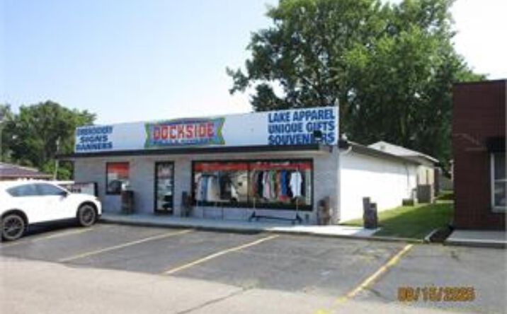 Pictures of Retail property located at 1100 S Huntington Street, Syracuse, IN 46567 for sales - image #1