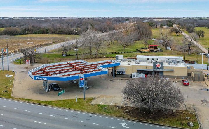 Pictures of Retail property located at 307 W McGregor Dr, McGregor, TX 76657 for sales - image #1