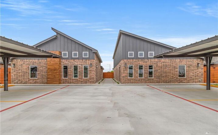 Pictures of Multifamily property located at 900 Hidden Hills Street, Mission, TX 78572 for sales - image #1
