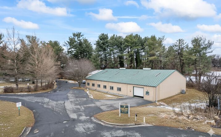 Pictures of Industrial property located at 105 E Cornwell Ln, Purcellville, VA 20132 for sales - image #1