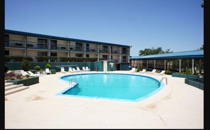 Pictures of Business for Sale, Hospitality property located at 5405 N Lincoln Blvd, Oklahoma City, OK 73105 for sales - image #1