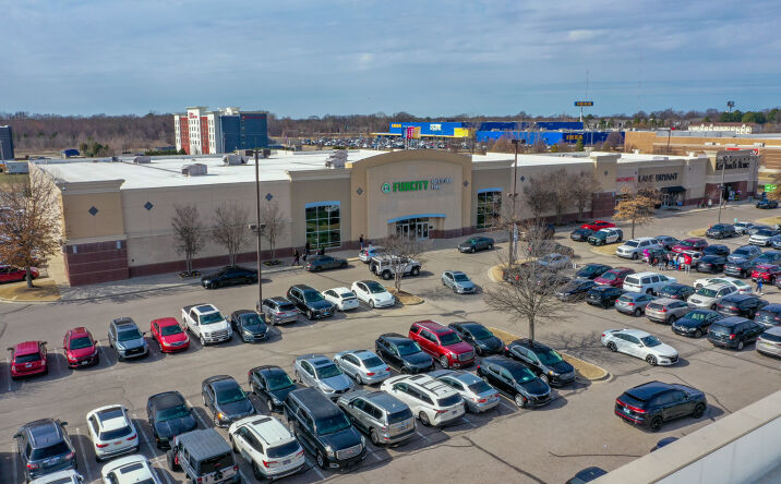 Pictures of Retail property located at 2281 N Germantown Pkwy, Memphis, TN 38016 for sales - image #1