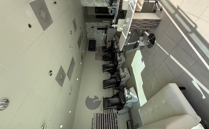 Pictures of Business for Sale property located at 3731 Foothill Blvd, Glendale, CA 91214 for sales - image #1