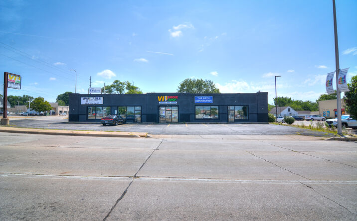 Pictures of Office, Retail property located at 4218 N Sheridan Rd, Peoria, IL 61614 for sales - image #1