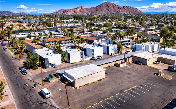 Pictures of Multifamily property located at 2923 N 38th St, Phoenix, AZ 85018 for sales - image #1