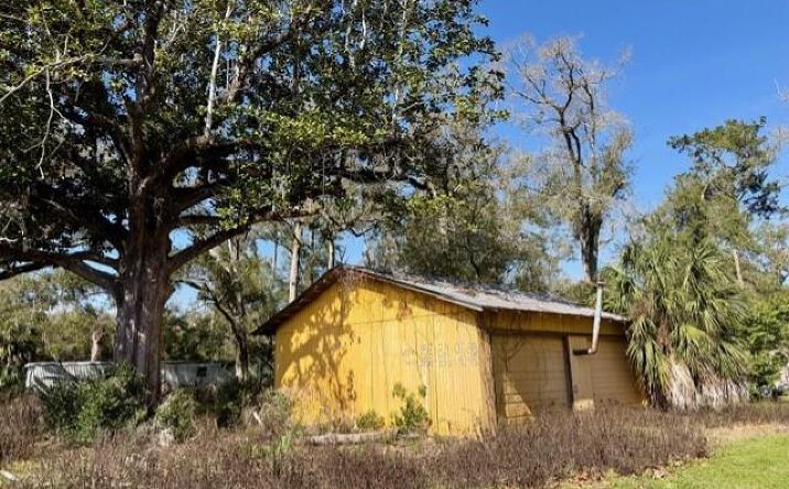 Pictures of Land property located at 1219 N Paris St, Bell, FL 32619 for sales - image #1