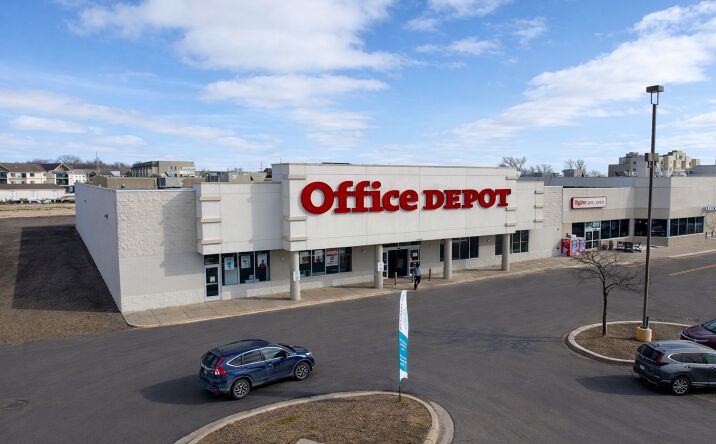 Pictures of Retail property located at 2020 Adams St, Mankato, MN 56001 for sales - image #1