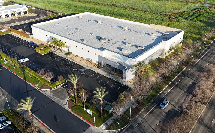 Pictures of Industrial property located at 998 N Temperance Ave, Clovis, CA 93611 for sales - image #1