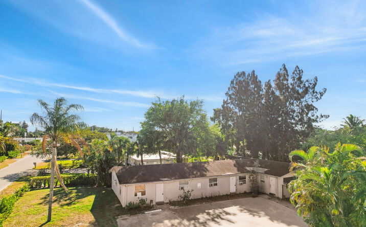 Pictures of Multifamily property located at 4600 Kelmar Dr, West Palm Beach, FL 33415 for sales - image #1