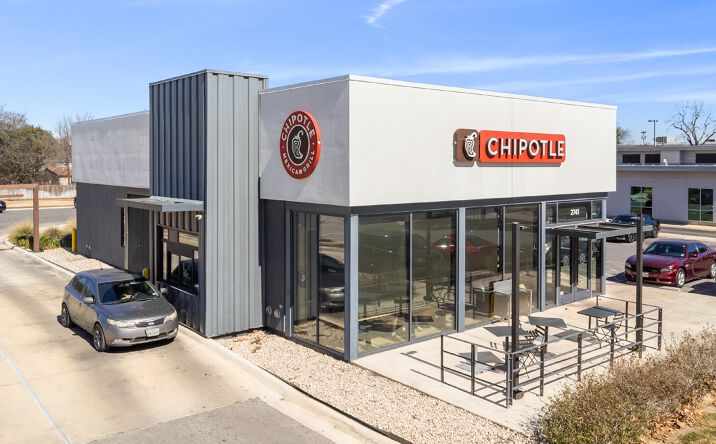 Pictures of Retail property located at 2741 SW Military Dr, San Antonio, TX 78224 for sales - image #1