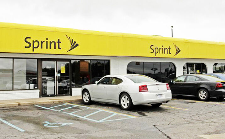 Pictures of Retail property located at 535 W 14 Mile Rd, Madison Heights, MI 48071 for sales - image #1