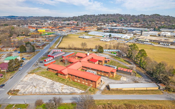 Pictures of Self Storage property located at 800 Pine St, Calhoun, GA 30701 for sales - image #1