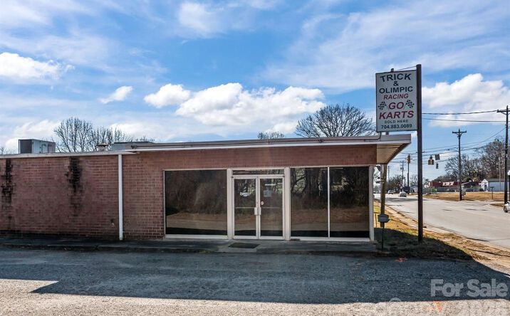 Pictures of Retail, Industrial property located at 935 Shelton Ave, Statesville, NC 28677 for sales - image #1