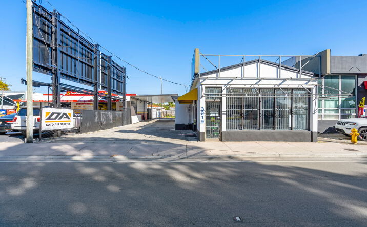 Pictures of Land, Mixed Use, Retail, Self Storage property located at 3219 SW 8th St, Miami, FL 33135 for sales - image #1
