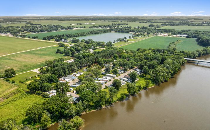 Pictures of Mobile Home Park property located at 900 Regan Rd, Rock Falls, IL 61071 for sales - image #1