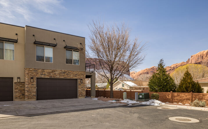 Pictures of Hospitality, Mixed Use, Multifamily property located at 673 470 N, Moab, UT 84532 for sales - image #1