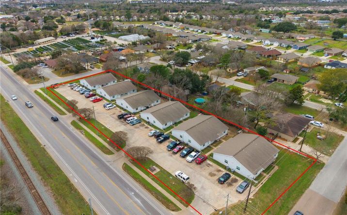 Pictures of Multifamily property located at 1900-1910 Finfeather, Bryan, TX 77801 for sales - image #1