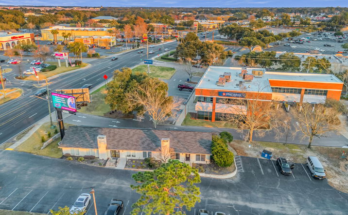 Pictures of Office, Retail property located at 5043 Bayou Blvd, Pensacola, FL 32503 for sales - image #1