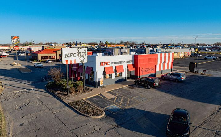 Pictures of Retail property located at 11104 E 21st St, Tulsa, OK 74129 for sales - image #1