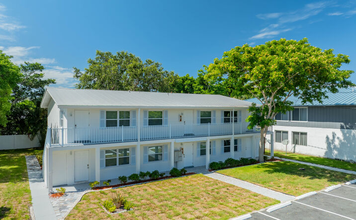 Pictures of Multifamily property located at 1150 Carlton Court, Fort Pierce, FL 34949 for sales - image #1