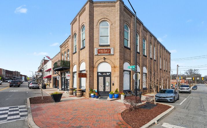 Pictures of Retail property located at 188 N Main St, Mooresville, NC 28115 for sales - image #1