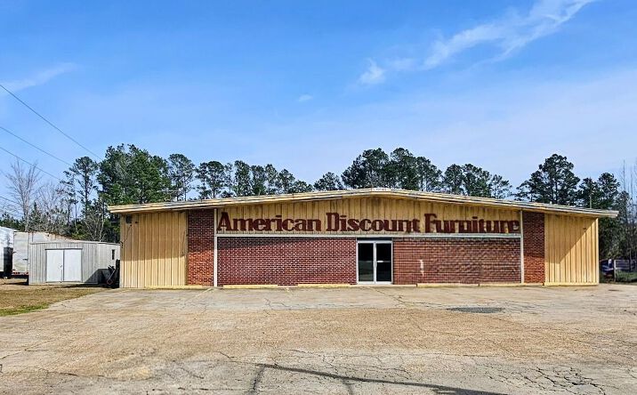 Pictures of Mixed Use, Retail, Self Storage property located at 5747 US-167, Winnfield, LA 71483 for sales - image #1
