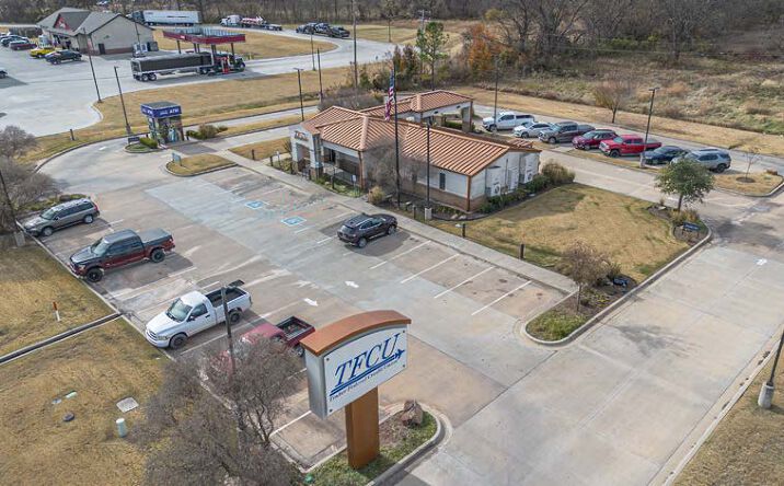 Pictures of Retail property located at 2221 N Milt Phillips Ave, Seminole, OK 74868 for sales - image #1