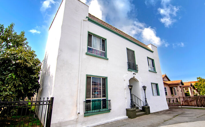 Pictures of Multifamily property located at 440 E 27th, Los Angeles, CA 90011 for sales - image #1