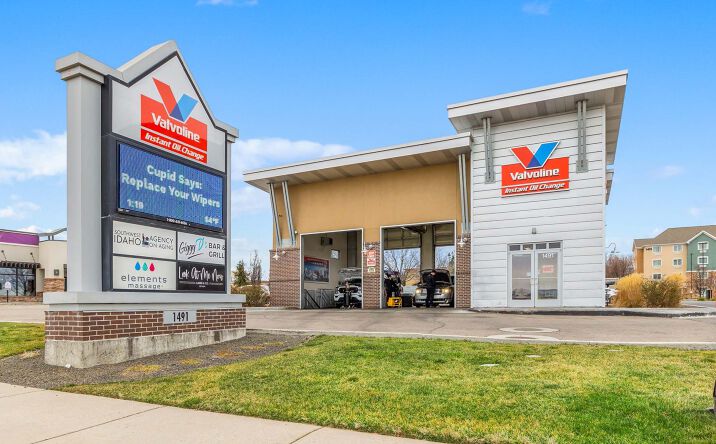 Pictures of Retail property located at 1491 S Eagle Rd, Meridian, ID 83642 for sales - image #1
