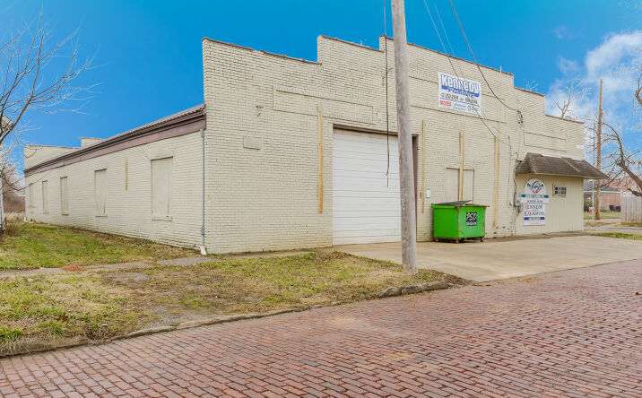 Pictures of Office, Industrial property located at 300 S Granger Street, Harrisburg, IL 62946 for sales - image #1