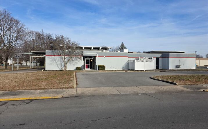 Pictures of Special Purpose property located at 210 S Kingshighway Street, Sikeston, MO 63801 for sales - image #1