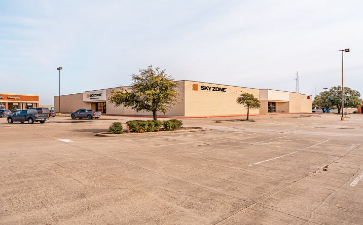 Pictures of Retail property located at 5050 W Waco Dr, Waco, TX 76710 for sales - image #1