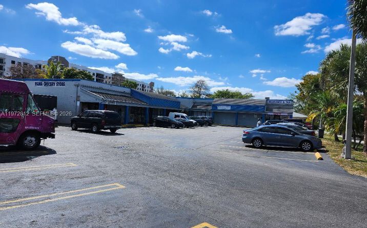 Pictures of Retail property located at 10200 SW 183rd St, Miami, FL 33157 for sales - image #1