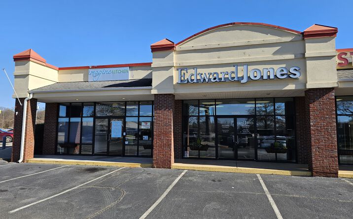 Pictures of Office, Retail property located at 420 The Parkway, Greer, SC 29650 for sales - image #1