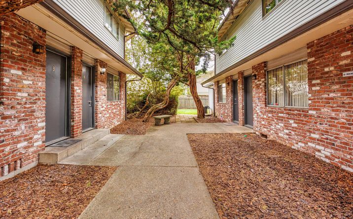 Pictures of Multifamily property located at 4311 Plomondon St, Vancouver, WA 98661 for sales - image #1