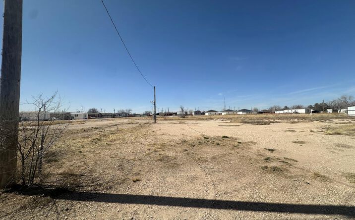 Pictures of Land property located at 513&515 SE 6th St, Seminole, TX 79360 for sales - image #1