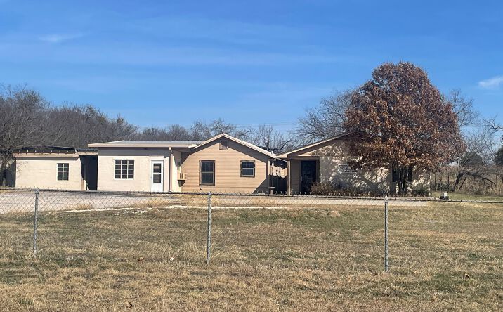 Pictures of Office property located at 1312 N US HWY 281, Lampasas, TX 76550 for sales - image #1