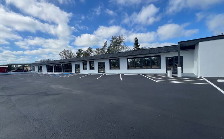 Pictures of Retail property located at 1710 N Fort Harrison Ave, Clearwater, FL 33755 for sales - image #1