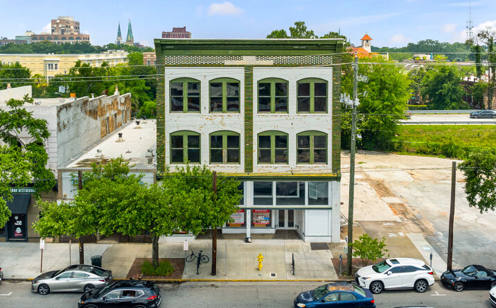 Pictures of Mixed Use, Multifamily, Office, Retail property located at 408 Martin Luther King Jr Blvd, Savannah, GA 31401 for sales - image #1